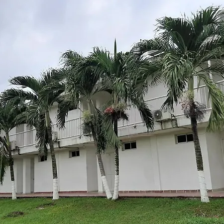 Hotel Parador Tropical