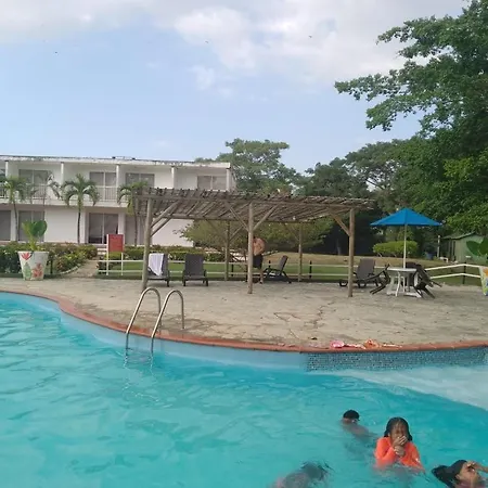 Hotel Parador Tropical *